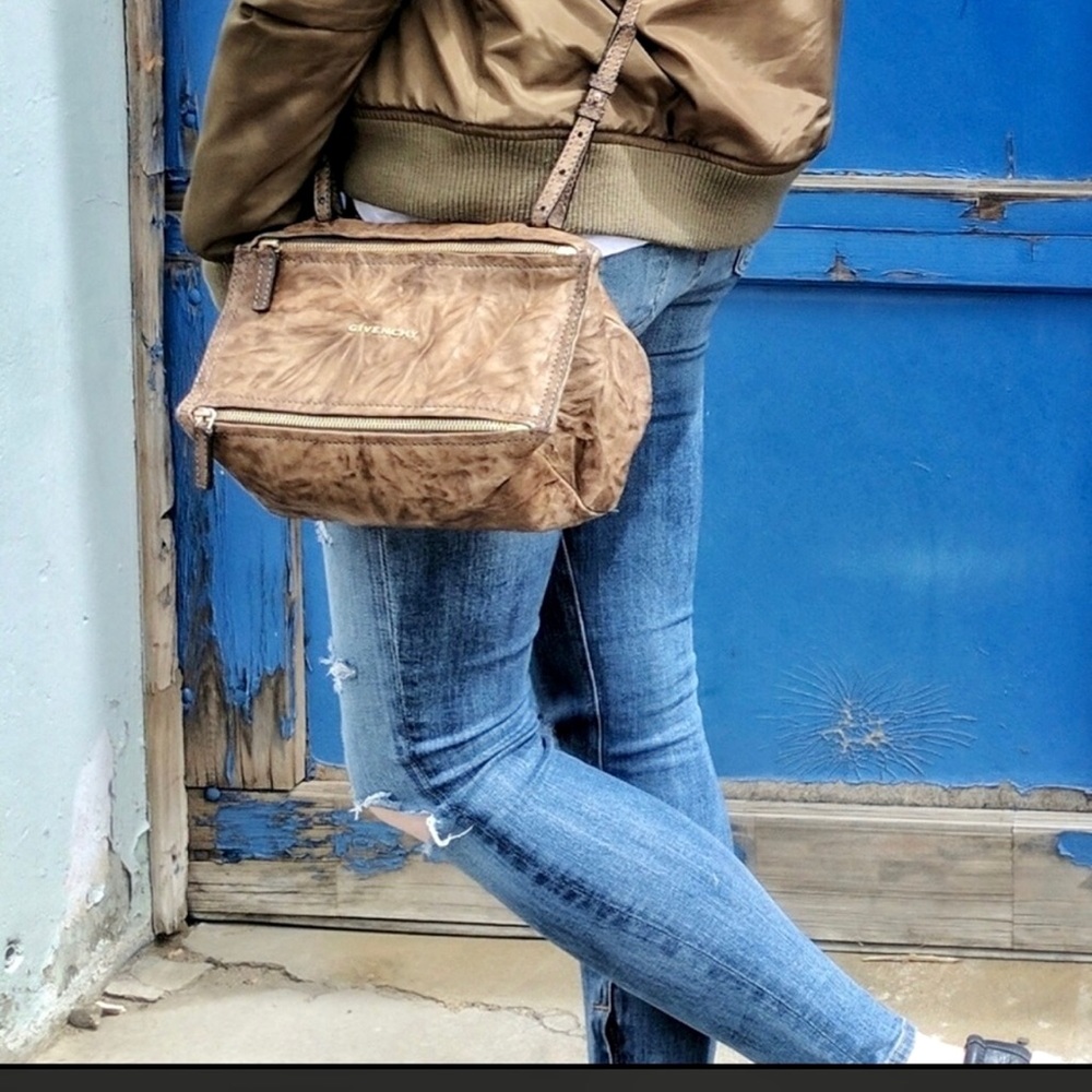 🧡 GIVENCHY PANDORA BAG- medium